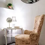 Cora Hotel *